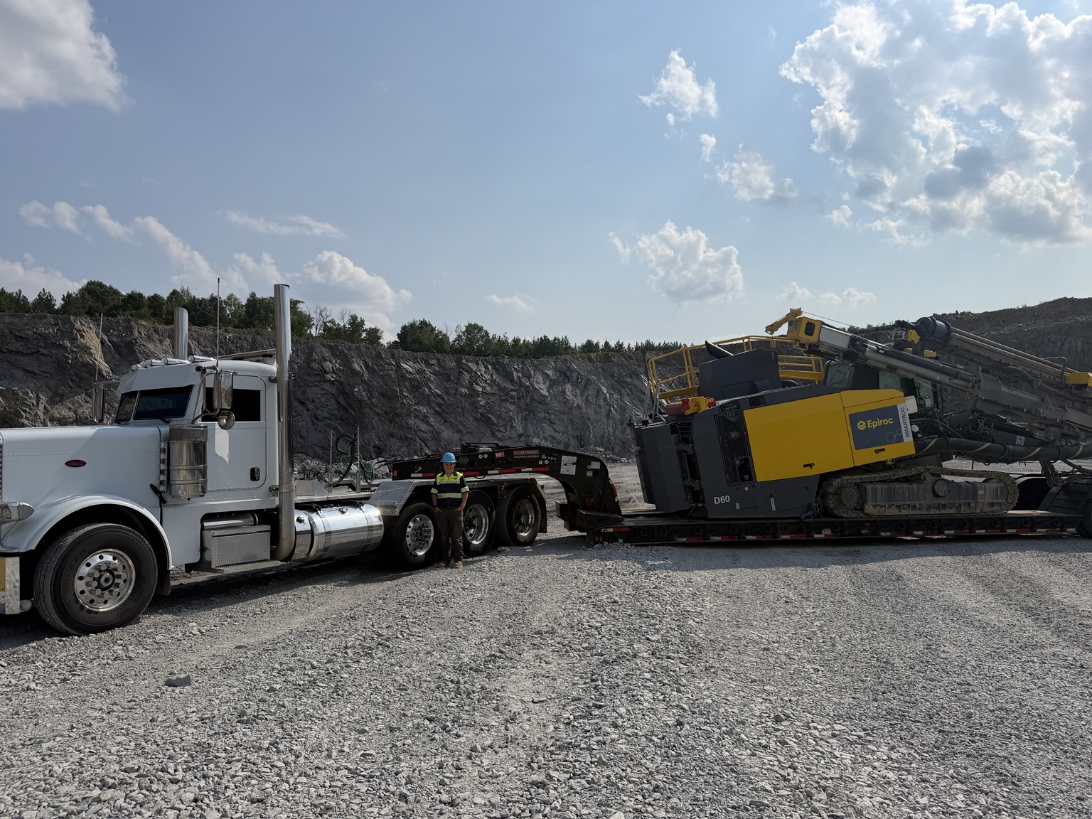Heavy haul truck